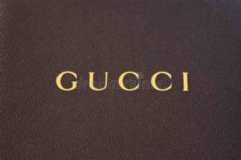 a qui appartient le groupe gucci|gucci en francais.